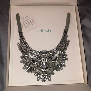Stella & Dot Gala necklace new in box